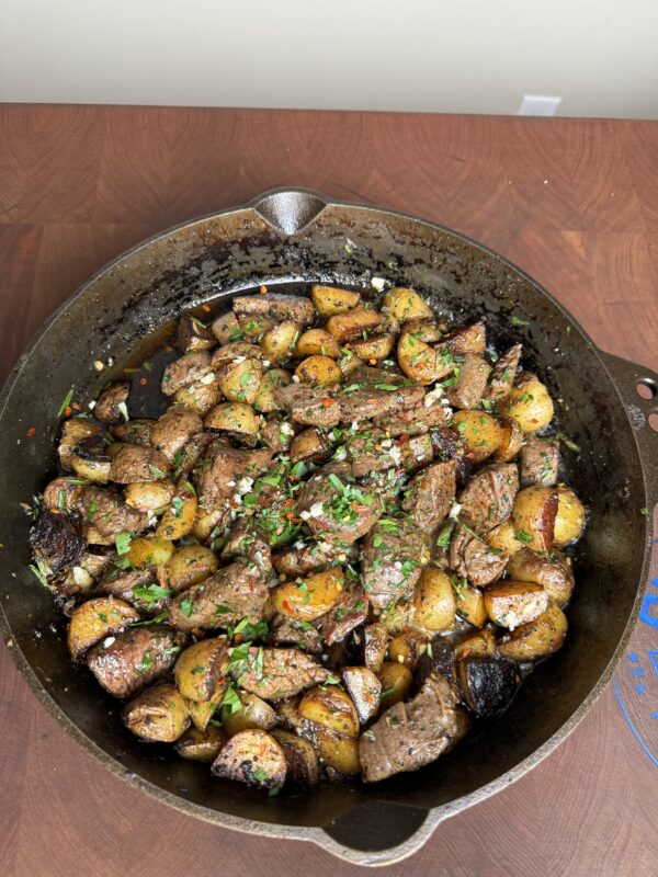 Garlic Butter Steak Bites and Potatoes